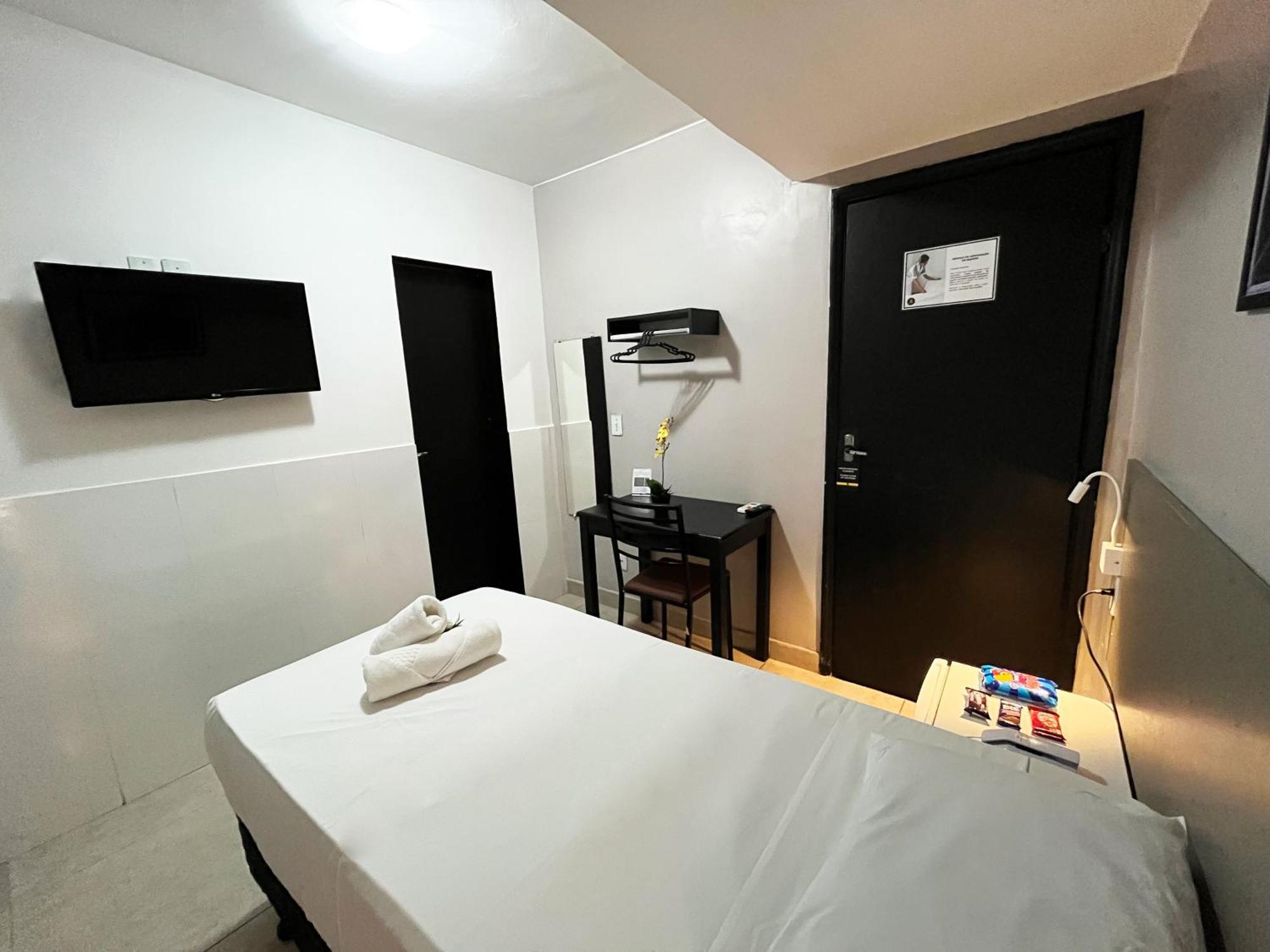 Quarto Individual Econômico