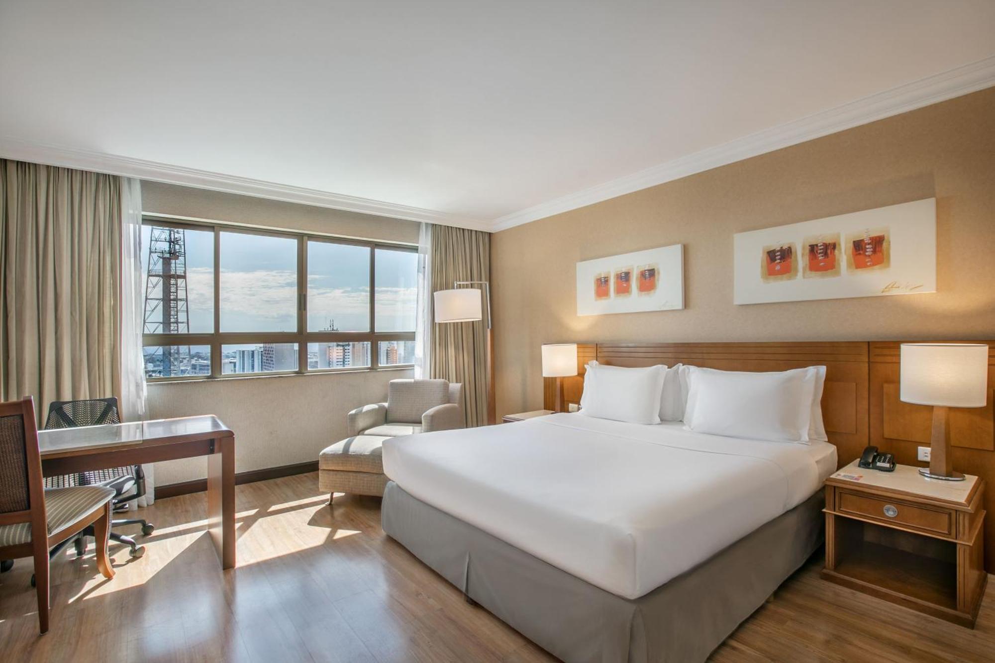 Quarto Meliá com Cama King-size