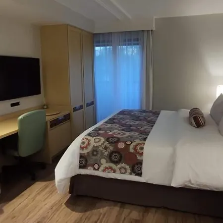 RARIDADE!!! - Flat de Alto Padrão - Preço Imbatível - Cama King Size - Muitos Eletrodomésticos - Limpeza Diária Gratuita-3